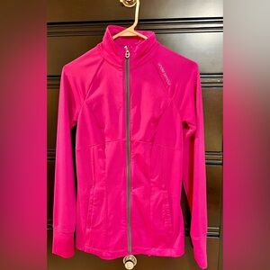 Women’s under armour all season gear zip up. Semi fitted. Like new.
